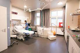 Mit dem abriss des gebäudetrakts und dem umzug des kreißsaals in den neubau west verschwand diese büste. St Josef Krankenhaus Geburtsinfo Wien