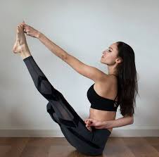 Summerperez In The Aloyoga High Waist Bandage Legging Yoga Inspiration Yogainspiration Bikram Yoga Yoga Photos Yoga Inspiration