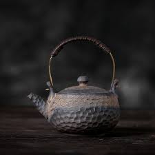 Kyusu (急須) are traditional japanese teapots mainly made of fired volcanic clay of very high quality. Stoneware Hammer Loop Handled Teapot Handmade Japanese Style Retro Tea Pot Ceramic Ceramic Tea Pot Traditional Chinese Tea Set Teapots Aliexpress