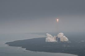 A rocket booster used to launch a satellite into orbit exploded shortly after landing in china's the probe managed to reach orbit, but the long march 4b rocket crashed to earth before orange smoke. Vi Hq8isso40mm
