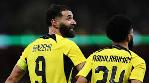 بالفيديو: تصرف صادم.. جماهير الاتحاد تحرق قميص بنزيما بعد انتقاله للهلال