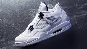 Additional details include cactus jack, his record label, branding on the left heel and right insole and a reverse travis scott tag on the inner left tongue to update (4/12/18): How Does The Nike Air Jordan 4 Fit And Is It True To Size The Sole Supplier