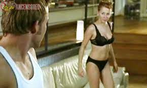 Naked Jasmin Schwiers in Endlich Sex! < ANCENSORED