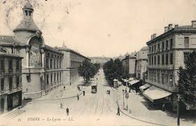 Nimes Le Lycee Le Tramway A Desservis La Ville De 1880 A 1951 Maison Carre Cevennes Monuments
