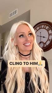 Roxanne Munster's Instagram, Twitter & Facebook