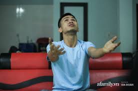 Anh nguyễn ngọc mạnh (sinh năm 1990, ở xã vĩnh ngọc, huyện đông anh, hà nội) chính là người đã cứu bé gái 3 tuổi rơi từ tầng 12 chung cư xuống. 3xpixhj6ab7nmm