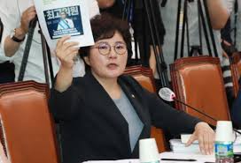 이 글을 보고 고 의원은 조 의원을 형사. ì¡°ìˆ˜ì§„ ê³ ë¯¼ì •ì— í›„ê¶ ë°œì–¸ ë…¼ëž€ì— ê¹€ê·¼ì‹ ì´Œì² ì‚´ì¸ì€ ë§‰ë§ ì•„ëƒ ê³¼í–ˆë‹¤