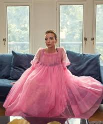 Elle se fait connaître en jouant chloe gemmel dans my mad fat diary, ivy moxam dans thirteen puis elizabeth of york dans the white princess. Killing Eve Villanelle Jodie Comer Interview