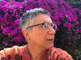 Entre el sillón de la abuela y el walkman: Gloria nos enfrenta a nuestros  fantasmas