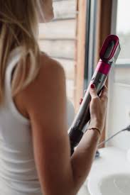 The dyson airwrap™ styler harnesses an aerodynamic phenomenon called the coanda effect. Review Dyson Airwrap Long Bits And Bobs By Eva