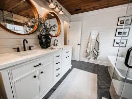 Here you find 6 meanings of the word shiplap. Shiplap Bathroom In A Modern Farmhouse Home Like You Mean It