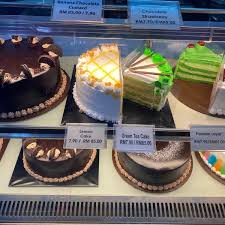 Dihana bakery and cafe ialah sebuah premis bakeri dan cafe menjalankan perniagaan kek dan roti yang ditubuhkan pada tahun 2015. Kia Abdul Bakery