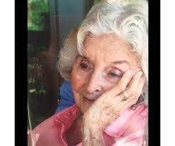 Tracey Lewin's Instagram, Twitter & Facebook