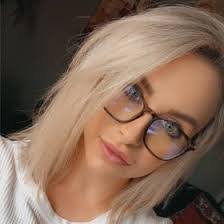 Kristen Eckert's Instagram, Twitter & Facebook