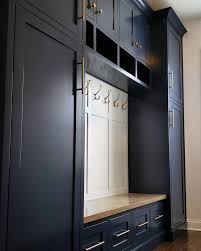Cubbies Design Organizing Small Homes Small Apartment Design Apartment Design Interior Design Orga In 2020 Sitztruhe Dreckschleuse Flurgarderobe