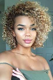 Hair Inspiration Get This Look By Shopping Foreign Strandz Using One Of Our Many Textures Can Help Achiev Coiffures Courtes Bouclees Coiffure Courte Coiffure