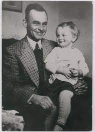 Witold pilecki returned to warsaw under an assumed name in december 1945 to begin gathering intelligence on the hostile soviet regime that was now in charge of postwar poland. The Auschwitz Volunteer By Witold Pilecki The New York Times