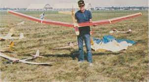 It counters the force of gravity by using either static lift or by using the dynamic lift of an airfoil. Sailaire Rc Sailplane Radio Amateur 08 1981 Amateur Radio Archive