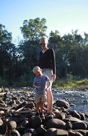 Kameelperd trap ma en seun: Pad na herstel is nog lank