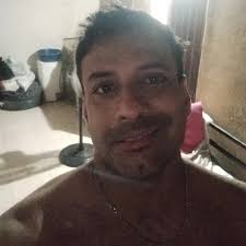 Miguel Cotto, exboxeador puertorriqueño, es uno de los grandes nombres en  la historia del boxeo. Su récord profesional es 41 victorias (33 por  nocaut) y 6 derrotas. Fue campeón mundial en cuatro