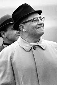 Zeke Bratkowski & Vince Lombardi watch the action from the sidelines -.-