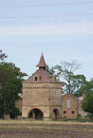 En Aout Aussi Belle Recolte La Passion Des Pigeonniers Pigeonnier Gloriette Architecture Vernaculaire