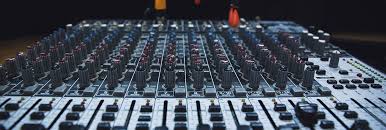 Located in downtown los angeles with 28000 sqft building and 50 rooms 98% leased with lots of parking. The 10 Best Recording Studios In Los Angeles Ca 2021