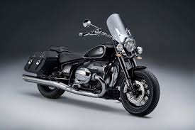 Bmw R18 Classic Debuts With Subtle Differences Asphalt Rubber