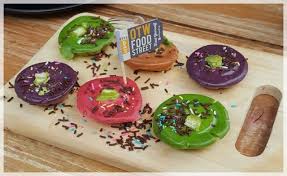 250 gr tepung terigu 250 gr telur puyuh 1 batang daun bawang diiris. Berawal Dari Jajanan Anak Sekolah Makanan Ini Naik Kelas Menjadi Menu Andalan Di Cafe