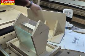 Dank mitgelieferter anleitung ist das futterhaus zum selberbauen und. Vogelfutterhaus Selber Bauen Bauanleitung Fur Futterhauschentueftler Und Heimwerker De