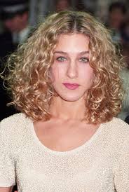 Image Result For Sarah Jessica Parker Hair With Images Carrie Bradshaw Hair Sarah Jessica Parker Hair Curly Hair Styles