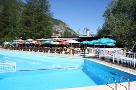 Piscine Du Chazelay A La Salle Les Alpes Horaires Tarifs Et Telephone Guide Piscine Fr