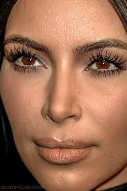 Außerdem hat sie väterlicherseits die drei halbbrüder burt jenner, brandon jenner und brody jenner sowie eine halbschwester, casey jenner. Kim Kardashian Kim Kardashian Eyelashes Kim Kardashian Makeup Kardashian Makeup