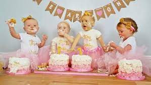 Ucapan ulang tahun tersebut bisa menggunakan bahasa indonesia, namun ada juga. Lihat Deh Bun Kue Ultah Bayi Kembar Identik Ini Unik Banget Lho