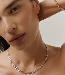 Jewelry Trends To Know For Mother's Day 2025