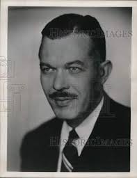 1946 Press Photo National Broadcasting Company News commentator Morgan  Beatty