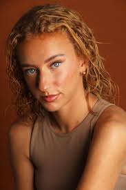 Hello! My name is Anna I'm available for workshops, classes, camps and  choreography this summer. I can teach lyrical, jazz, contemporary, modern,  ballet, beginner tap and improv. I'm happy to provide my