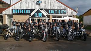 Find someone near you to ride with by browsing our list of the most popular motorcycle clubs, groups or associations located in wisconsin. Tim Kellner Ex Kommissar Rocker Buchautor Aktivist