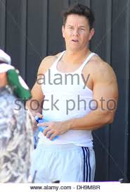 Entdecke die besten filme von mark wahlberg. Mark Wahlberg Filme Eine Verfolgungsjagd Fur Film Schmerzen Und Gewinnen Miami Florida 02 04 12 Stockfotografie Alamy