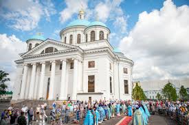 Один из списков казанской иконы божией матери, написанный в xviii в. V Prazdnik Kazanskoj Ikony Bozhiej Materi Sonm Arhipastyrej Sovershil Liturgiyu Na Meste Yavleniya Svyatyni Novosti Kazanskoj Eparhii Pravoslavie V Tatarstane Portal Tatarstanskoj Mitropolii
