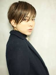 大人モード な簡単スタイリングのかっこいいウェットショート bekku hair salon 恵比寿店のヘアスタイル ショートカット かっこいい ヘアスタイル 髪型