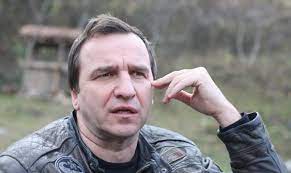 Glumac nenad jezdić je sa obostranom upalom pluća bio primljen u bolnicu dragiša mišović, a glumac je sada progovorio o tom periodu, te otkrio kako se oseća. Reci Nenada Jezdica O Sustini Bracnog Zivota GaÄ'aju Pravo U Metu