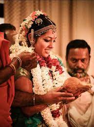 South Indian Bride Indian Bridal Hairstyles Indian Wedding Wedding Scene
