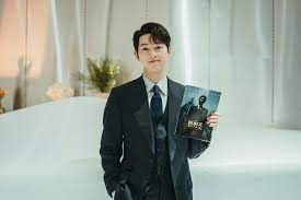 Mary elementary school, hanbat middle school, antarctic former high school, and graduate from sungkyunkwan university with a major in business. Song Joong Ki Says Vincenzo Is His Best Role Mymusictaste