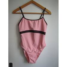 La pratique du sport nécessite souvent des tenues spécifiques pour être à l'aise. Achat Maillot Bain 1 Piece Redoute Pas Cher Ou D Occasion Rakuten