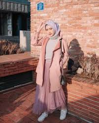 Islamic hijab has been evolved with the passage of time and has become a significant part of muslim street style fashion and top chic fashion runways among irani young girls and women are banishing stereotyping with their irani hijab on and are telling the world that they are not. Helyajadidi Helyajadidi Profile Pinterest