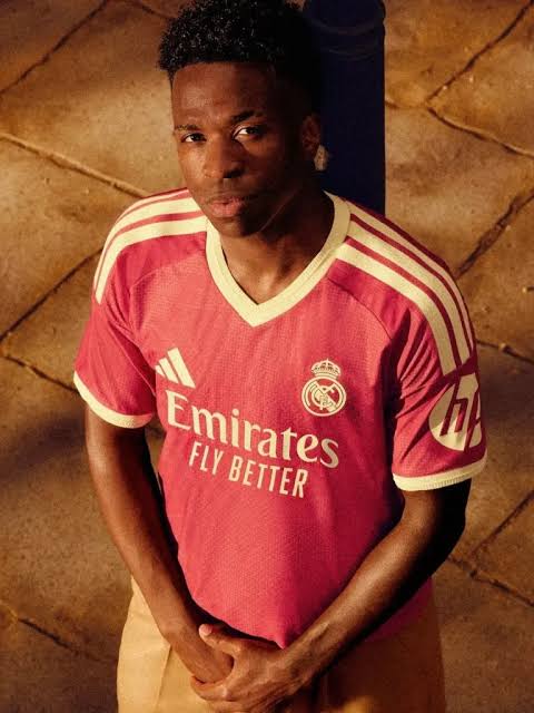 Real Madrid lan&ccedil;a terceira camisa inspirada na conex&atilde;o com torcedores ao redor do mundo - Gazeta Esportiva