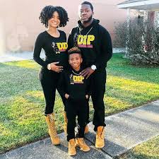 4 377 Mentions J Aime 22 Commentaires Van Lenore Vanlenore Sur Instagram Merry Christmas From Us Matching Family Outfits Family Outfits Black Families