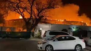 Police and firefighters are currently attending to a fire that broke out early on wednesday morning at the mmabatho palms hotel in mahikeng, . 5ha4edrdh 3s0m