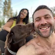 If you re true fan of asher house Can I get a big yes ❤️